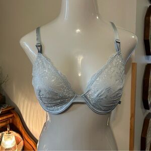 Victoria's Secret Lace Underwire Bra in blue